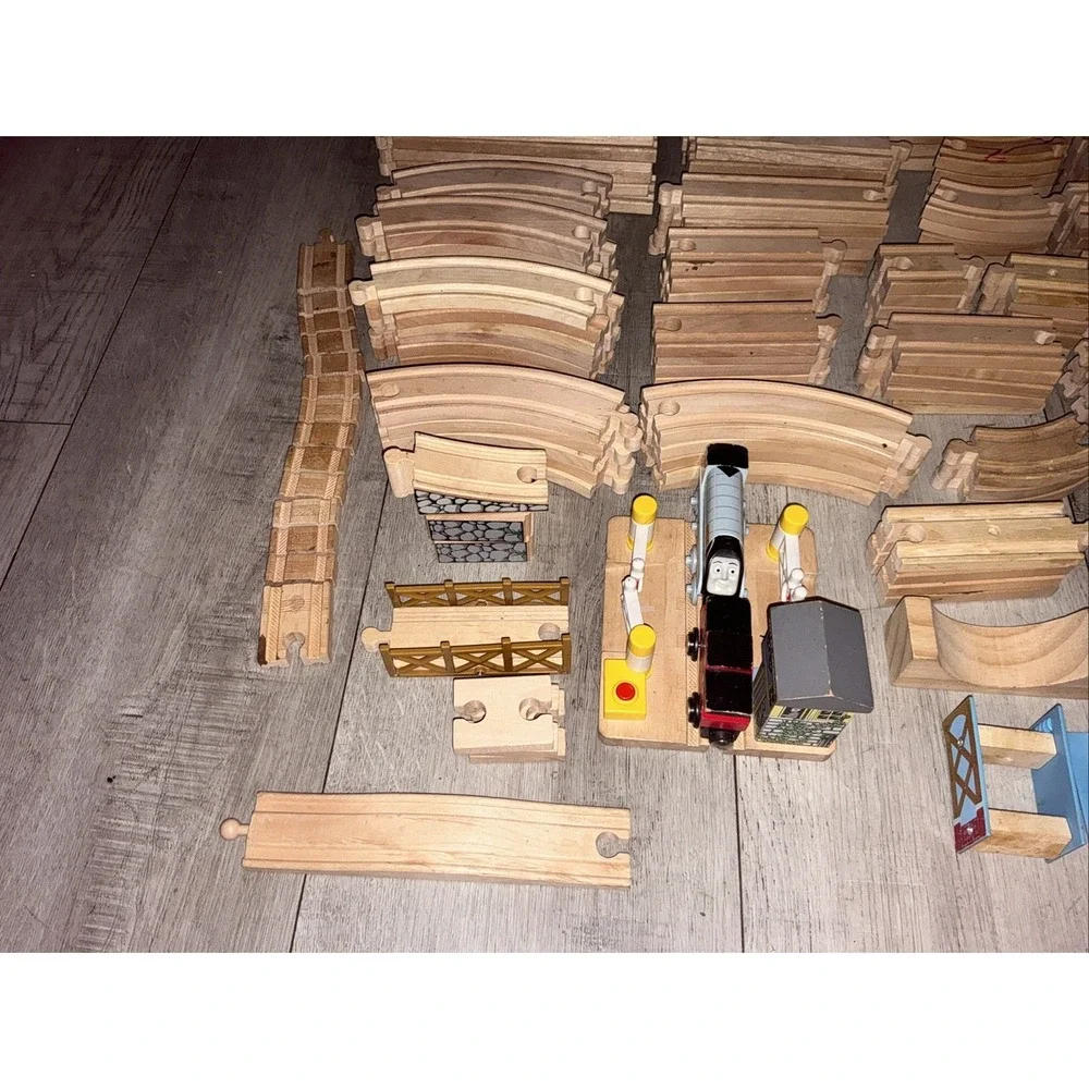 Vintage HUGE LOT Thomas & Friends Wooden Railway Trains Tracks And More! 100+ Pc